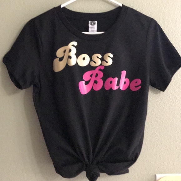 New Women’s “Boss Babe” Graphic Crew Neck Love Tee - Picture 1 of 6